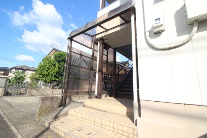 物件外観写真2　(エントランス部分)