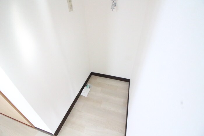 物件内観写真13　(洗濯機置場)