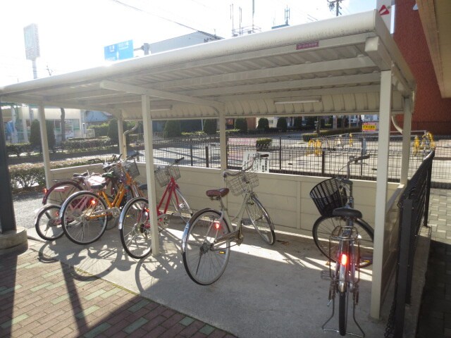 物件外観写真2　(駐輪場)