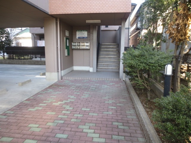 物件外観写真3　(エントランス部分)