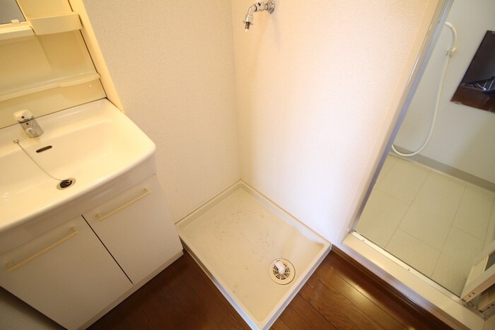 物件内観写真14　(洗濯機置場)