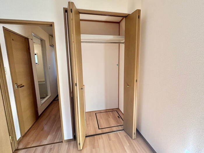 物件内観写真12　(収納)