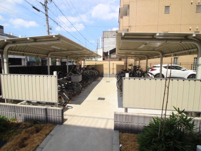 物件外観写真3　(駐輪場)