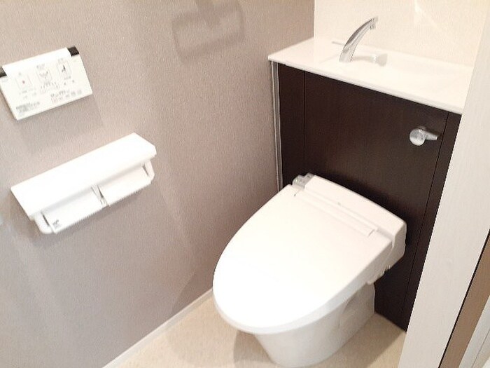 物件内観写真9　(トイレ)