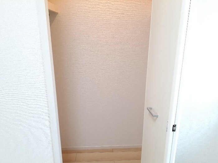 物件内観写真10　(収納)
