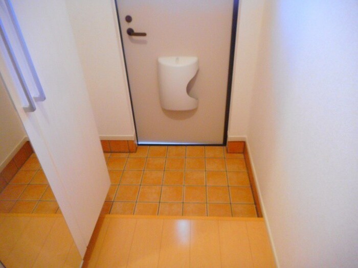 物件内観写真11　(玄関)