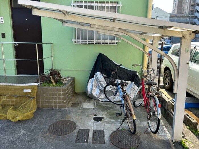 物件外観写真3　(駐輪場)