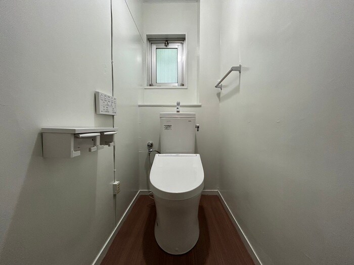 物件内観写真12　(トイレ)