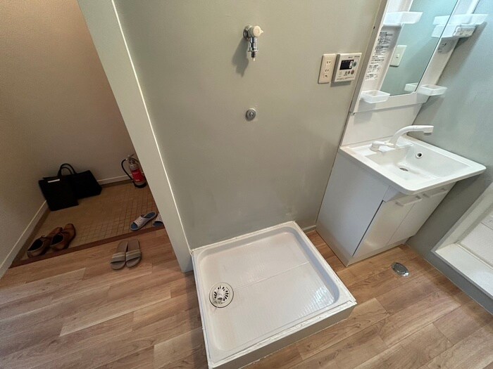 物件内観写真14　(洗濯機置場)