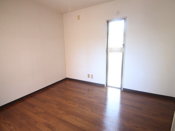 物件内観写真8　(居室)