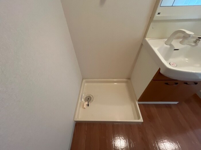 物件内観写真14　(洗濯機置場)