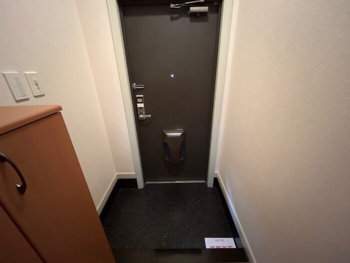 物件内観写真15　(玄関)