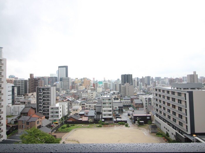 物件内観写真16　(室内からの展望)