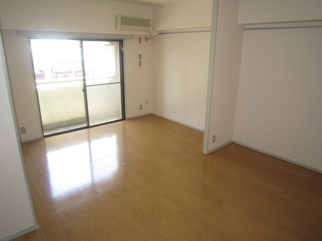 物件内観写真4　(居室)