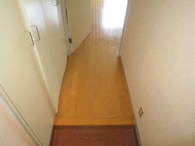物件内観写真13　(廊下)