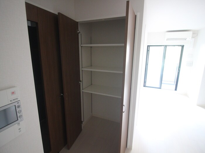 物件内観写真13　(収納)