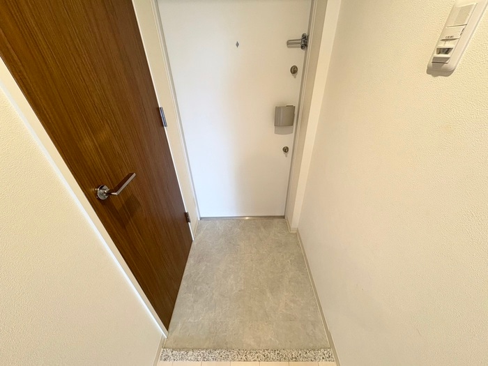 物件内観写真14　(玄関)