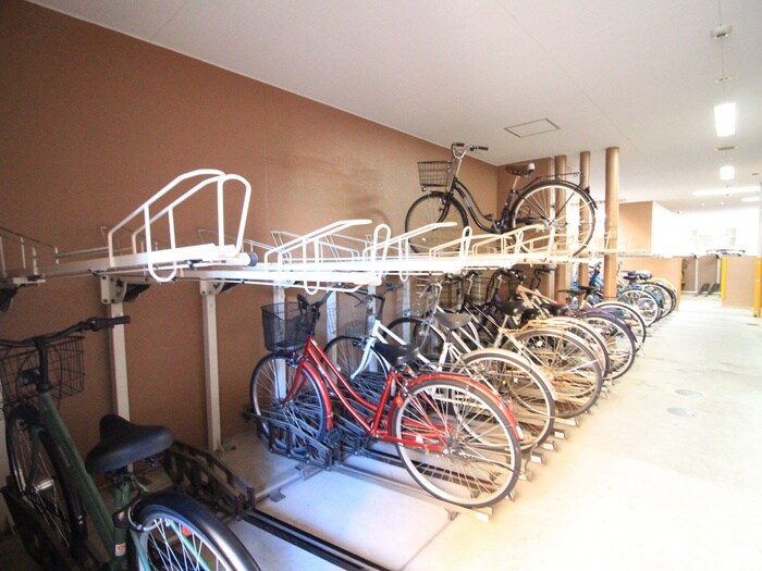 物件外観写真5　(駐輪場)