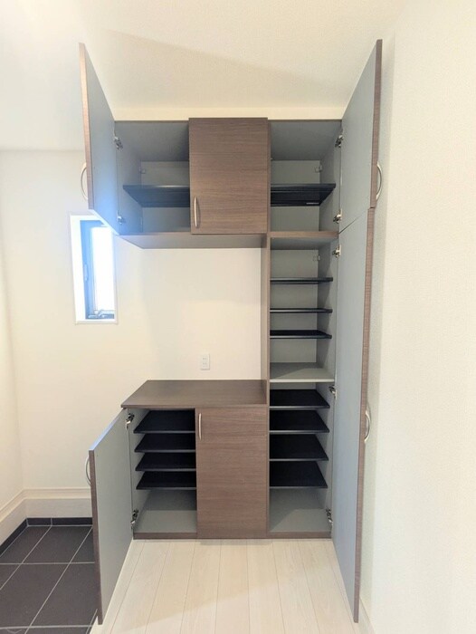 物件内観写真16　(靴箱)