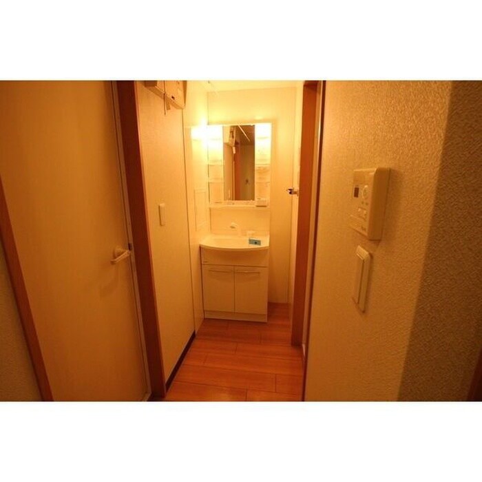 物件内観写真12　(洗面)