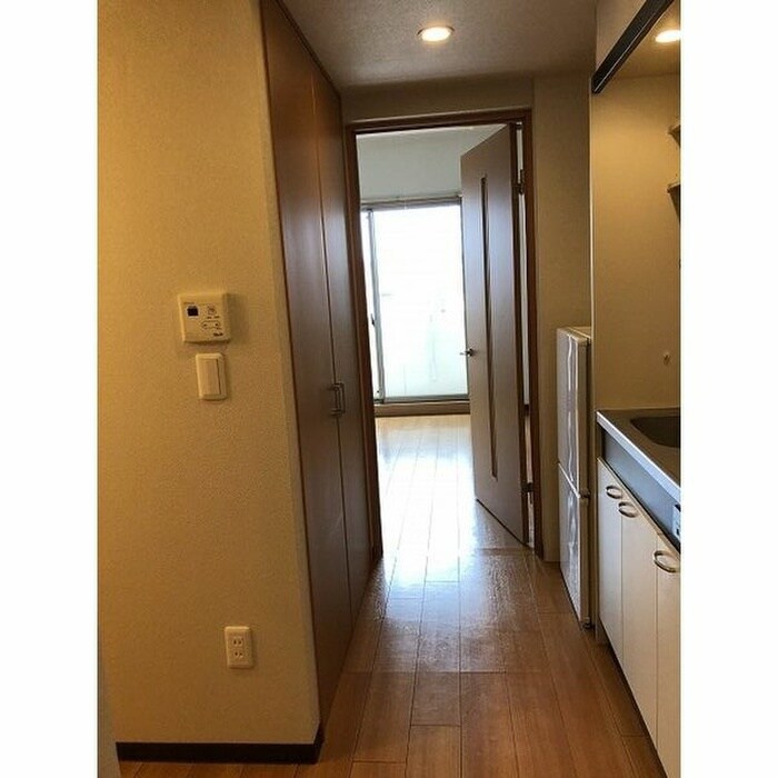 物件内観写真12　(廊下)