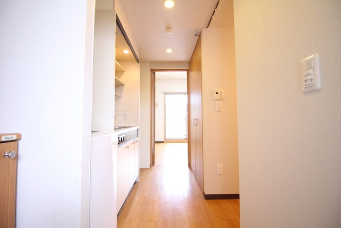 物件内観写真15　(廊下)