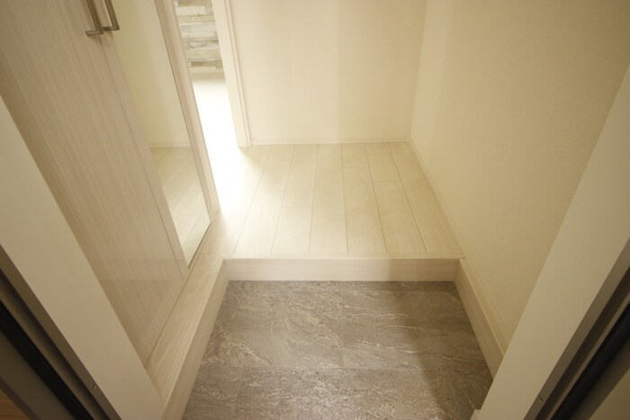 物件内観写真15　(玄関)