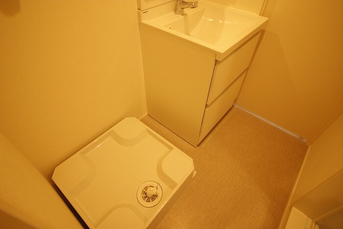 物件内観写真18　(洗濯機置場)