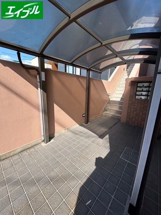 物件外観写真5　(駐輪場)