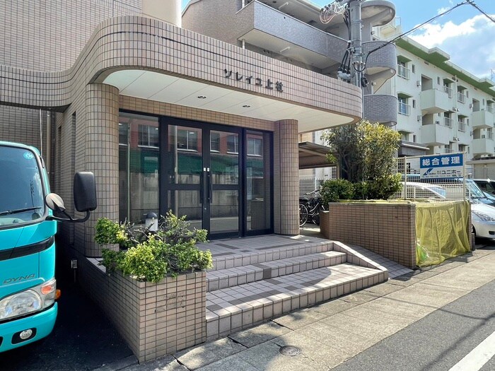 物件外観写真6　(エントランス部分)