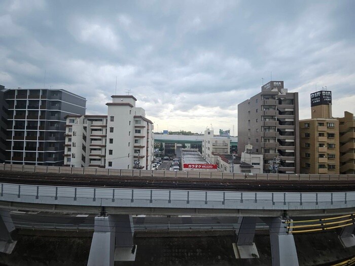 物件内観写真14　(室内からの展望)