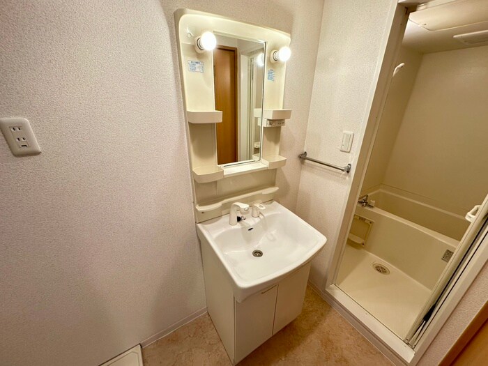物件内観写真13　(洗面)