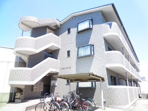 パ－クハイツ八田外観写真