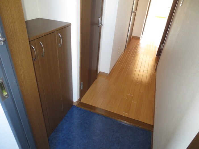 物件内観写真10　(玄関)