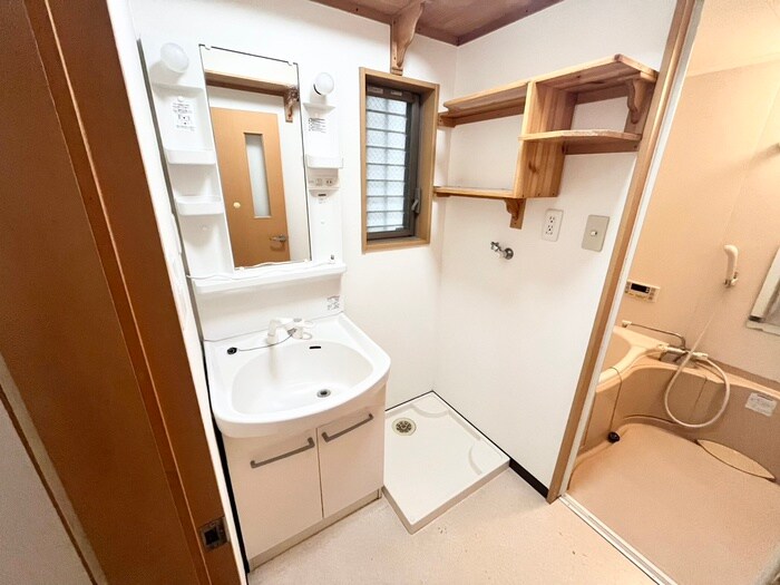 物件内観写真12　(洗面)