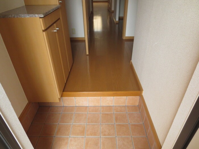 物件内観写真7　(玄関)