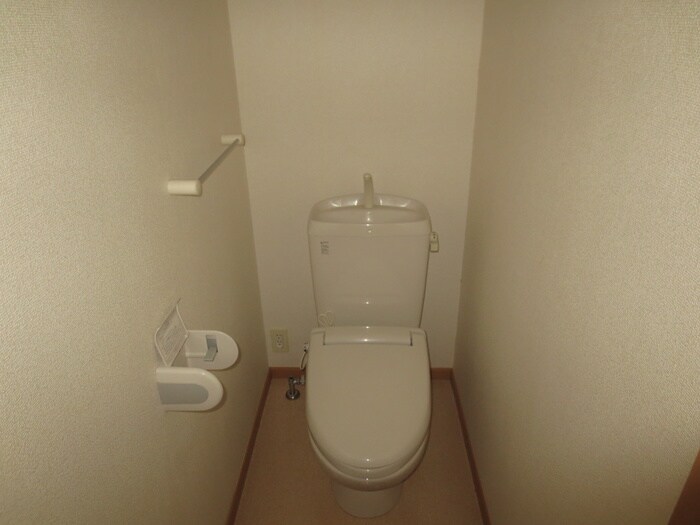 物件内観写真8　(トイレ)