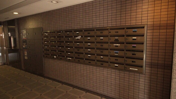 物件外観写真5　(エントランス部分)