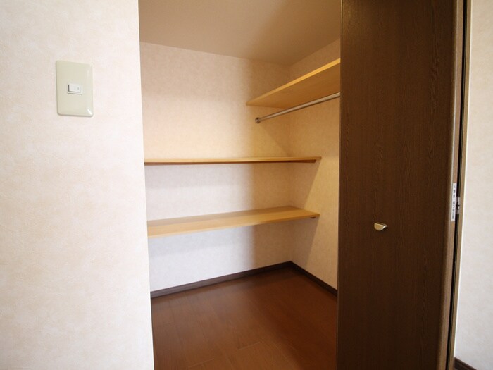 物件内観写真13　(収納)