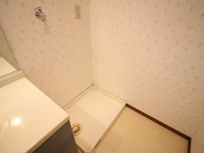 物件内観写真15　(洗濯機置場)