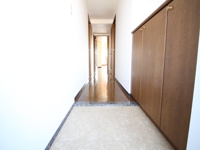 物件内観写真16　(廊下)