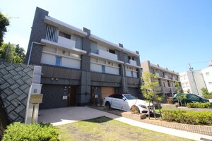 蜜柑山レジデンス　東棟外観写真