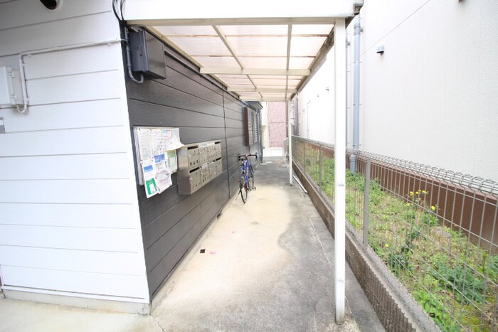 物件外観写真5　(駐輪場)