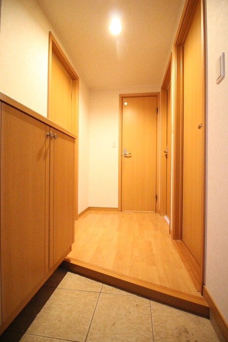 物件内観写真15　(玄関)