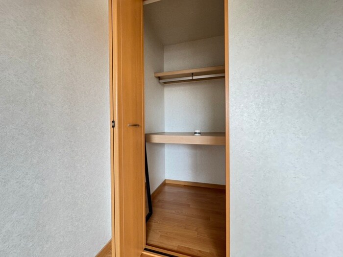 物件内観写真15　(収納)