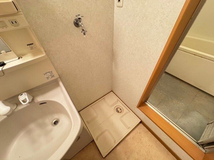 物件内観写真18　(洗濯機置場)