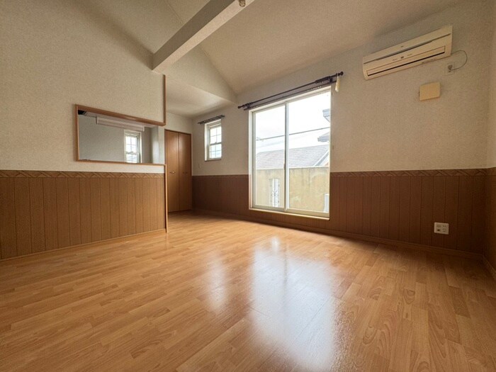 物件内観写真19　(居室)