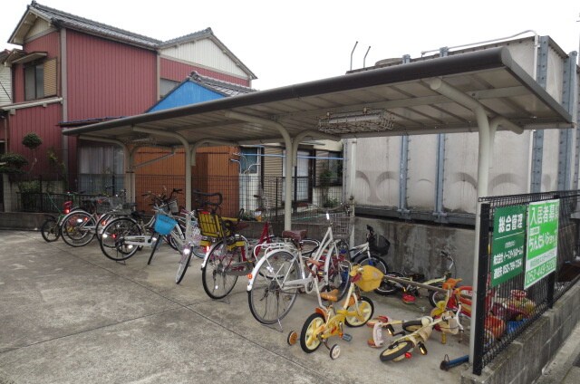 物件外観写真5　(駐輪場)
