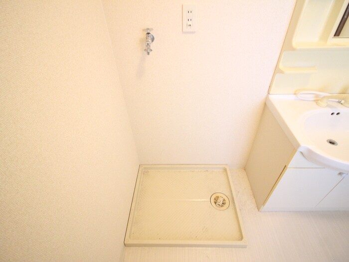 物件内観写真13　(洗濯機置場)