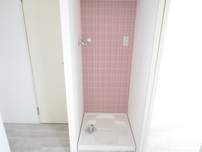 物件内観写真12　(洗濯機置場)